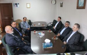 در دیدار مدیرکل نوسازی مدارس گیلان با مدیرعامل مجمع خیرین مدرسه ساز بر نقش مردم در نهضت توسعه عدالت آموزشی در گیلان تأکید شد