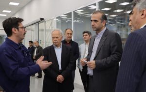 گفت‌وگوی میدانی مدیرعامل منطقه آزاد انزلی با تولیدکنندگان و سرمایه‌گذاران